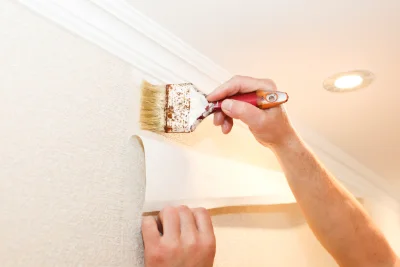 Pose de papier peint au Poët-Laval — revêtements muraux et toiles de verre